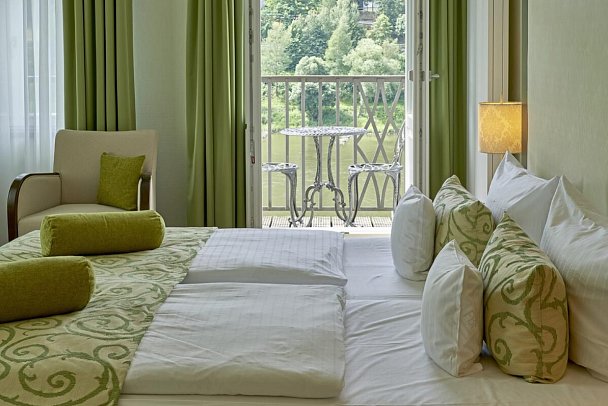 Hotel Elbresidenz an der Therme Bad Schandau - Wohnbeispiel Doppelzimmer Deluxe Elbseitig (Zimmercodierung DB4)