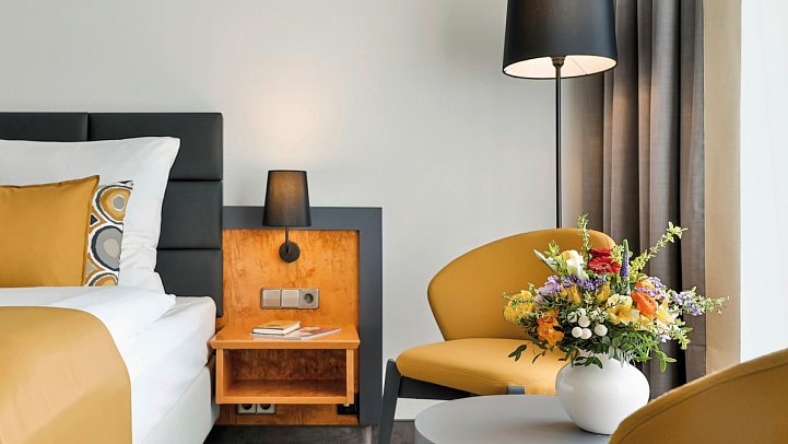 Dorint Hotel Dresden - Wohnbeispiel ONE BEDROOM POOL VILLA (Zimmercodierungen DG1, DG2, UC1 & UC3)