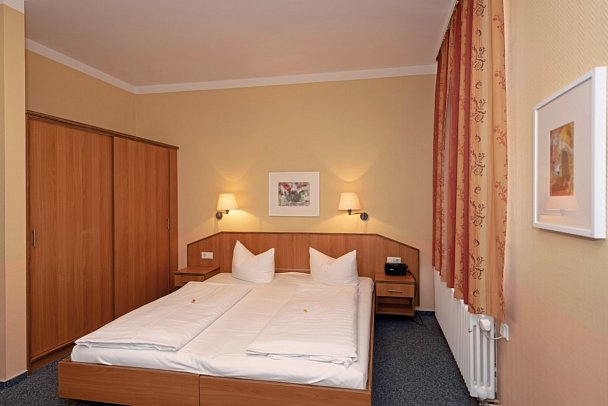 Hotel Europa - Wohnbeispiel Doppelzimmer (Zimmercodierung DB1)