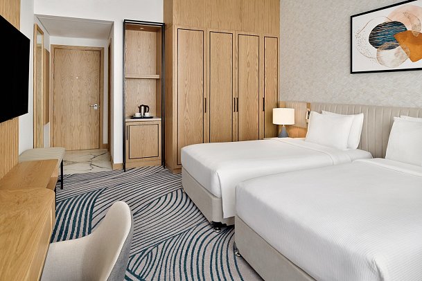 Crowne Plaza Dubai Jumeirah - Wohnbeispiel Standard Room (Zimmercodierung DB1)
