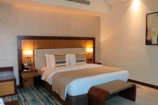 Golden Tulip Media Hotel - Wohnbeispiel Standard Room King bed (Zimmercodierung DB1)