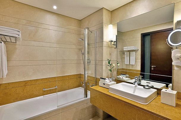 Grand Millennium Hotel Dubai - Beispiel Bad