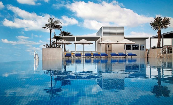 Grand Cosmopolitan Hotel
