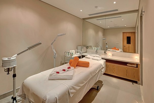 Al Khoory Atrium Hotel