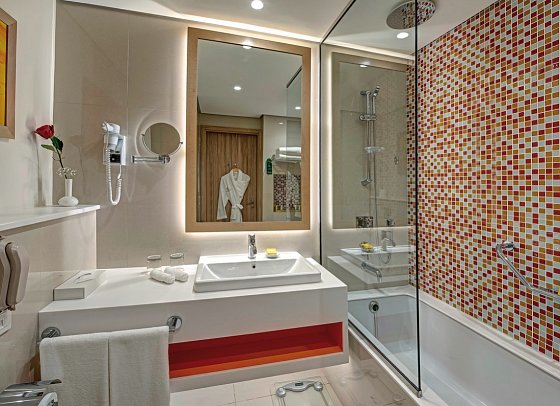 Al Khoory Atrium Hotel - Beispiel Bad