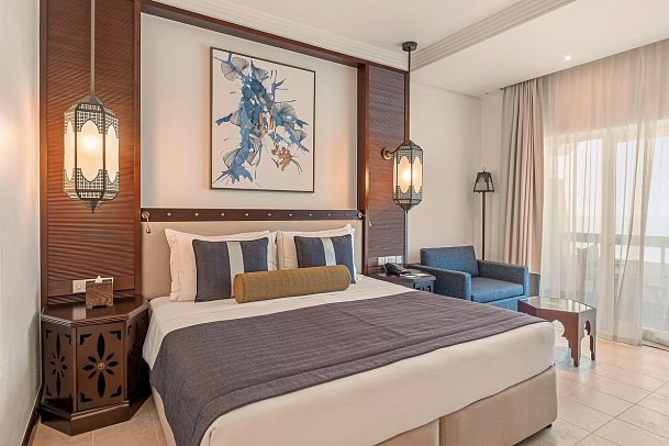 Dusit Ajman Resort & Villas - Wohnbeispiel Deluxe Sea View Room (Zimmercodierung DDM)