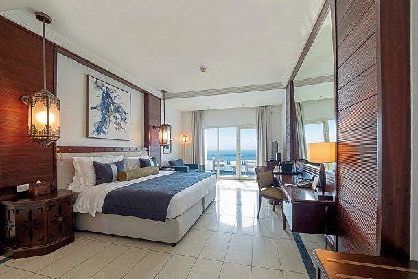 Dusit Ajman Resort & Villas - Wohnbeispiel Signature Deluxe Sea View Room (Zimmercodierung DDC)