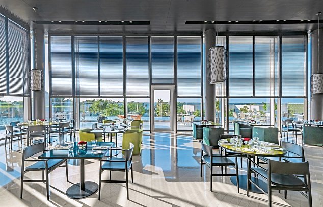 Al Zorah Beach Resort - Vinesse