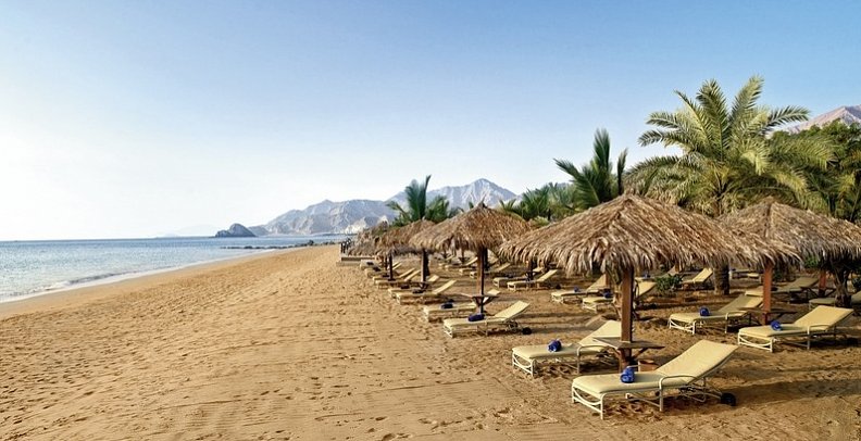 Le Meridien Al Aqah Beach Resort