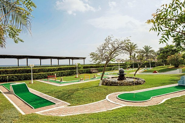 Le Meridien Al Aqah Beach Resort
