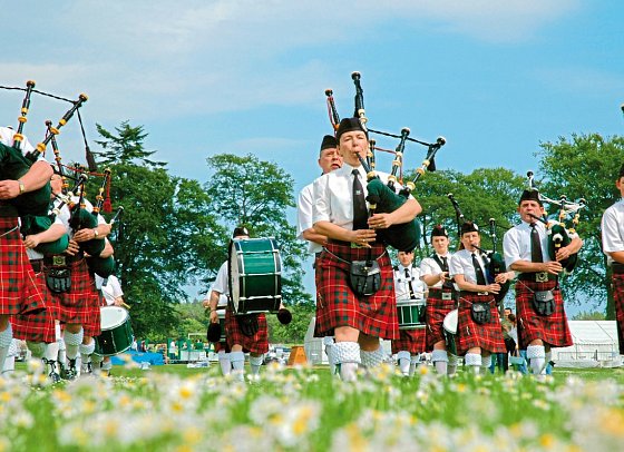Bahnerlebnisreise Schottland - schottische Band