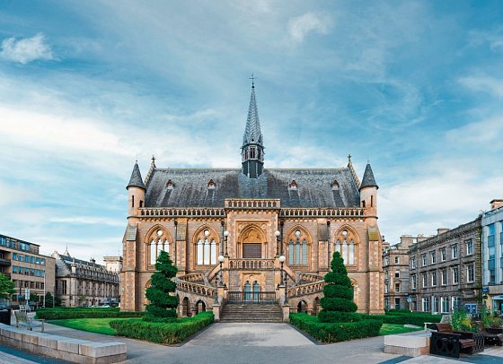 Bahnerlebnisreise Schottlands Ostküste - McManus Gallery, Dundee