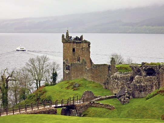 Schottland auf den Spuren von Jamie und Claire - Urquhart Castle