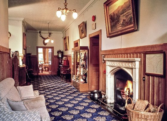 Herrschaftliches Schottland - Kamin Lounge
