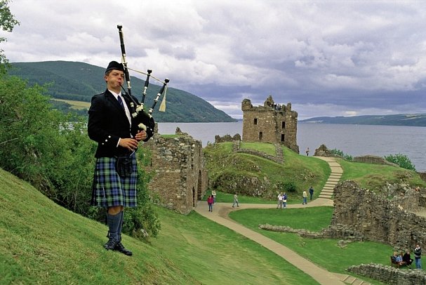 Highlands & Islands - Urquhart Castle, Loch Ness