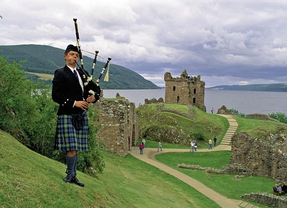 Highlands & Islands - Urquhart Castle, Loch Ness