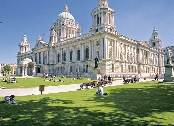 Erlebnis Grüne Inseln - Großbritannien und Irland - Belfast City Hall