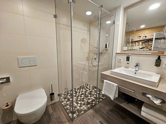 Hotel Am Kaisersaal - Wohnbeispiel Doppelzimmer Komfort (Zimmercodierung DF3)