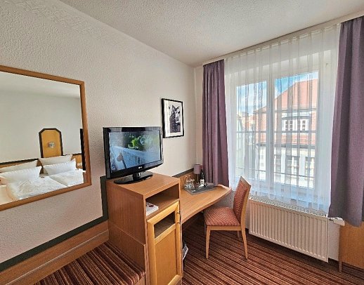 Hotel Am Kaisersaal - Wohnbeispiel Doppelzimmer Economy (Zimmercodierung DE1)