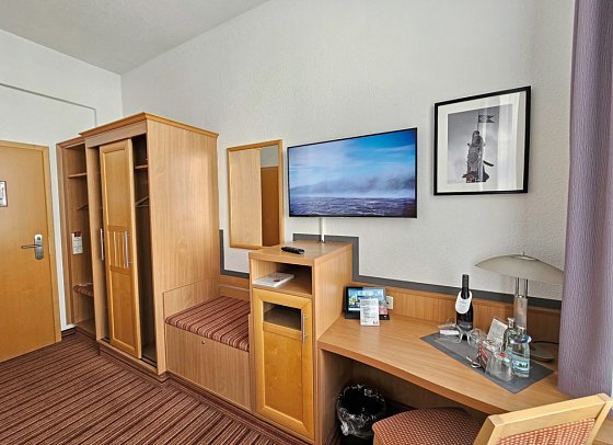 Hotel Am Kaisersaal - Wohnbeispiel Doppelzimmer Economy (S) (Zimmercodierung DE1)