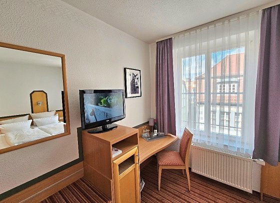 Hotel Am Kaisersaal - Wohnbeispiel Doppelzimmer Economy (S) (Zimmercodierung DE1)