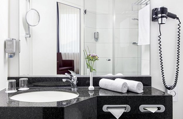 Hotel Erfurt City Center by Leonardo Hotels - Wohnbeispiel Bad (Zimmercodierungen DG1 & DC1)