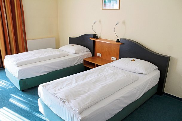 H+ Hotel Erfurt - Wohnbeispiel Doppelzimmer (Zimmercodierung DB1)