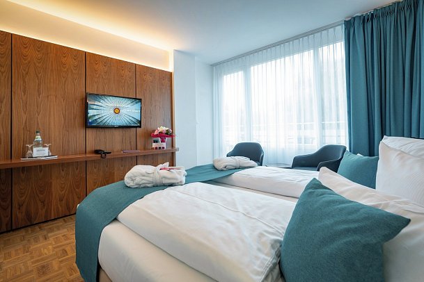 Hotel an der Therme Bad Sulza - Wohnbeispiel Familienzimmer Premium Balkon (Zimmercodierungen FM1, FM2, FB1 & XB2)