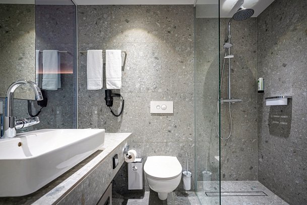 Hotel an der Therme Bad Sulza - Wohnbeispiel Familienzimmer Premium Balkon (Zimmercodierungen FM1, FM2, FB1 & XB2)