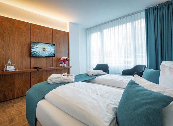 Hotel an der Therme Bad Sulza - Wohnbeispiel Familienzimmer Premium Balkon (Zimmercodierungen FM1, FM2, FB1 & XB2)
