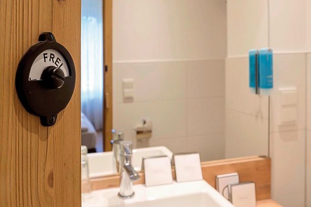 Waldhotel Berghof - Beispiel Bad Familienzimmer (Zimmercodierung FB1)