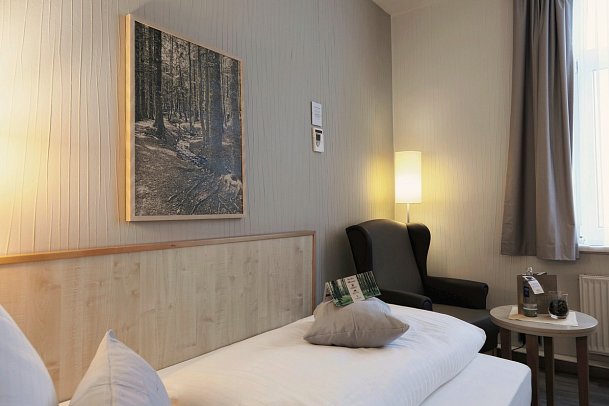 Berghotel Oberhof - Wohnbeispiel Einzelzimmer (Zimmercodierung EB1)