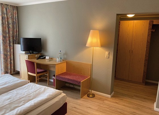 Hotel Kammweg - Wohnbeispiel Doppelzimmer Superior mit Erker (Zimmercodierung DS2)