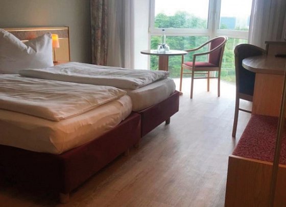 Hotel Kammweg - Wohnbeispiel Doppelzimmer Superior mit Erker (Zimmercodierung DS2)