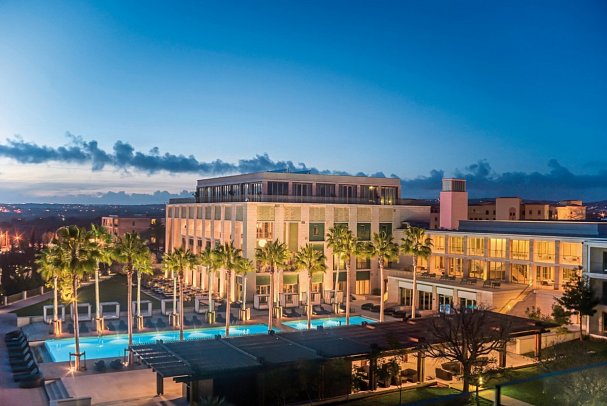 Victoria Golf Resort & Spa