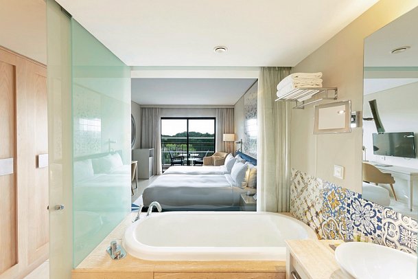 Hilton Vilamoura As Cascatas Golf Resort & Spa - Beispiel Bad Doppelzimmer Deluxe (Zimmercodierungen DD1, D1E & D2E)
