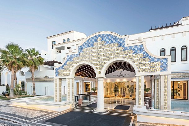 Pine Cliffs Hotel, a Luxury Collection Resort