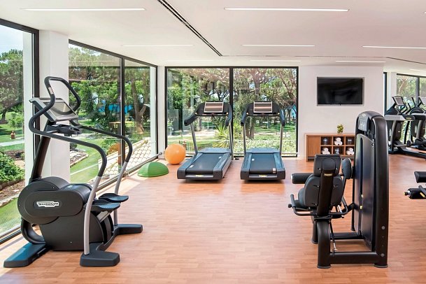 Pine Cliffs Hotel, a Luxury Collection Resort