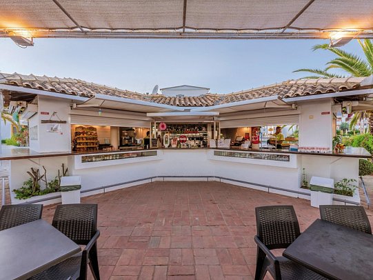 Golden Club Cabanas