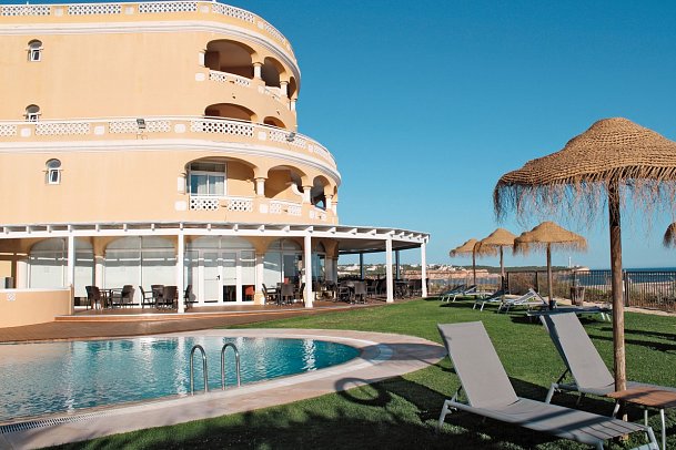 AP Oriental Beach