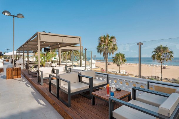 AP Oriental Beach