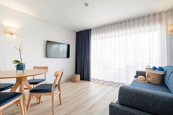 Aqualuz Lagos by Editory - Wohnbeispiel Suite (Zimmercodierung WB1)