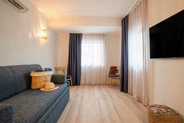 Aqualuz Lagos by Editory - Wohnbeispiel Apt. 1 Schlafzimmer Stadtblick (Zimmercodierung AB1)