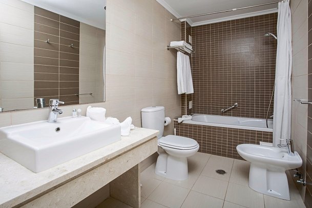 Alfagar Village - Beispiel Bad Appartement (Zimmercodierungen ABG, ABM, OBG & OBM)