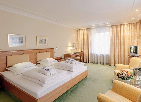 Hotel Bayerischer Hof - Wohnbeispiel Doppelzimmer Westflügel (Zimmercodierung DB1)