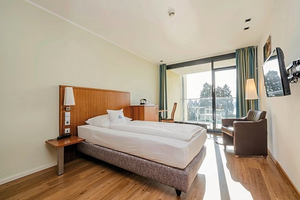 Parkhotel St. Leonhard - Wohnbeispiel Einzelzimmer Standard Seeseite (Zimmercodierung EG1)