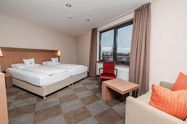 Parkhotel St. Leonhard - Wohnbeispiel Familienzimmer Landseite (Zimmercodierung FB1)