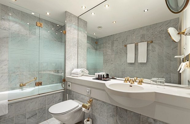 Hotel Halm Konstanz - Beispiel Bad Doppelzimmer Standard (Zimmercodierung DG1)