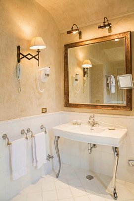 Grand Hotel Baglioni - Wohnbeispiel Badezimmer