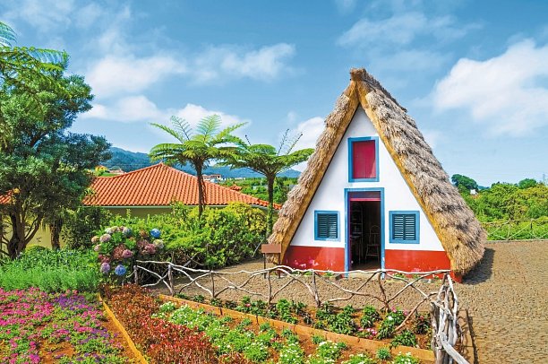 Madeira individuell - quer über die Insel - Traditionelle Santana-Häuser